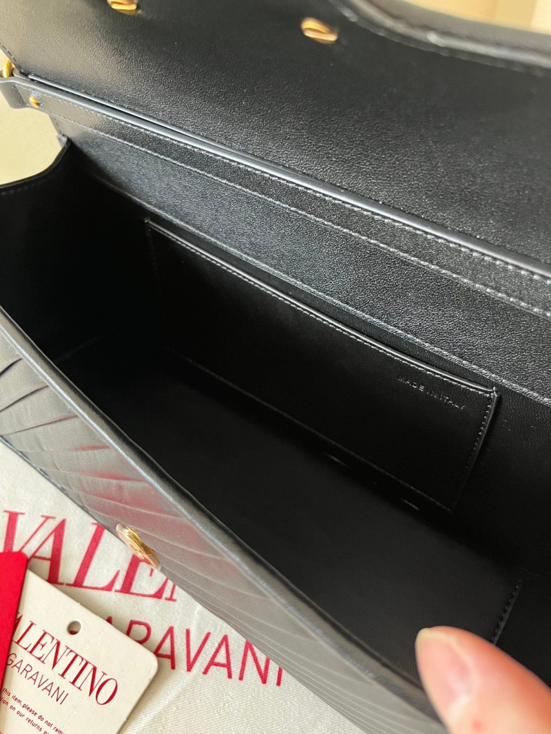 Va1e*ntin0 satchel bag